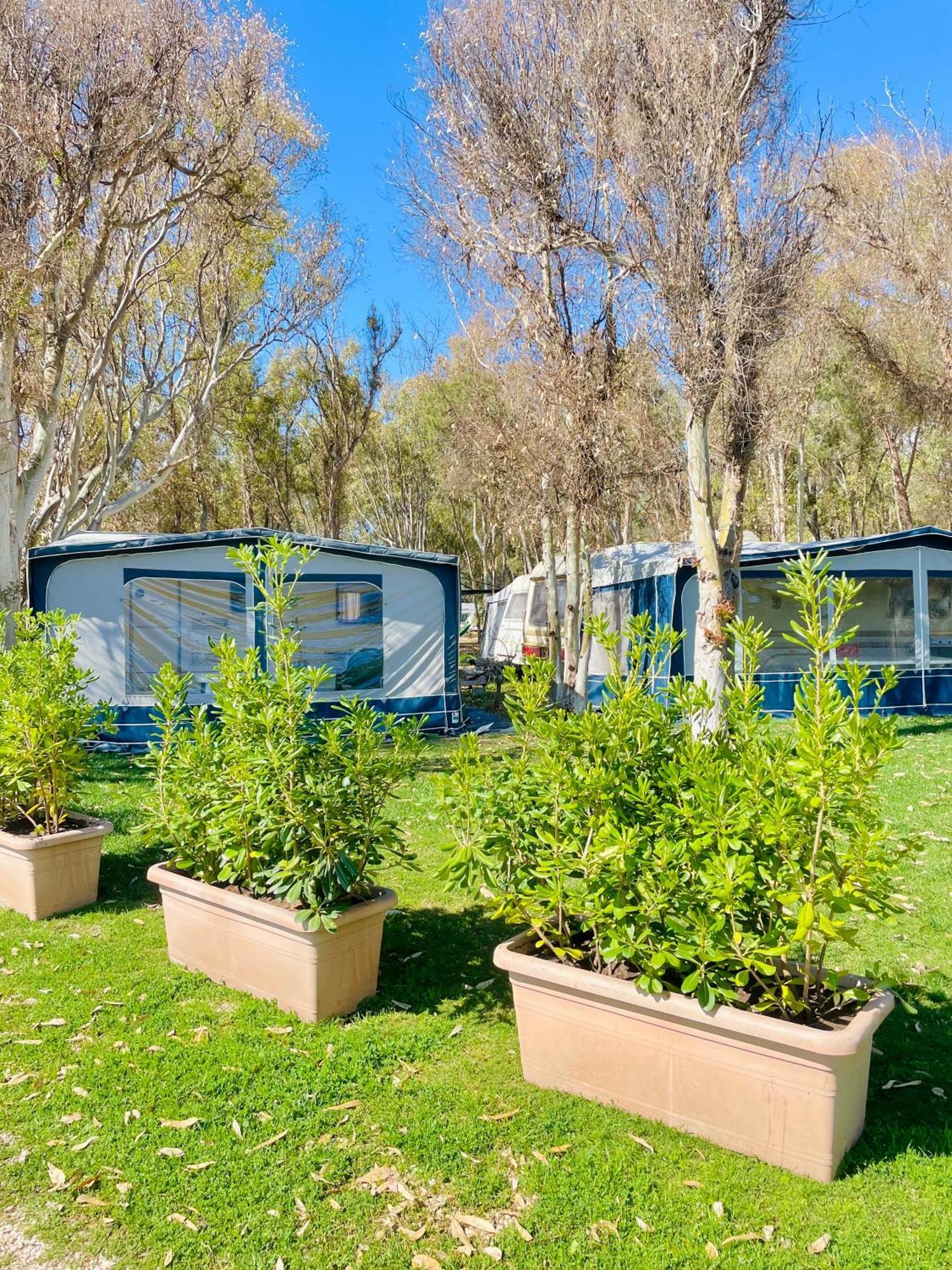 Camping Cala D'Ostia Пула Екстер'єр фото