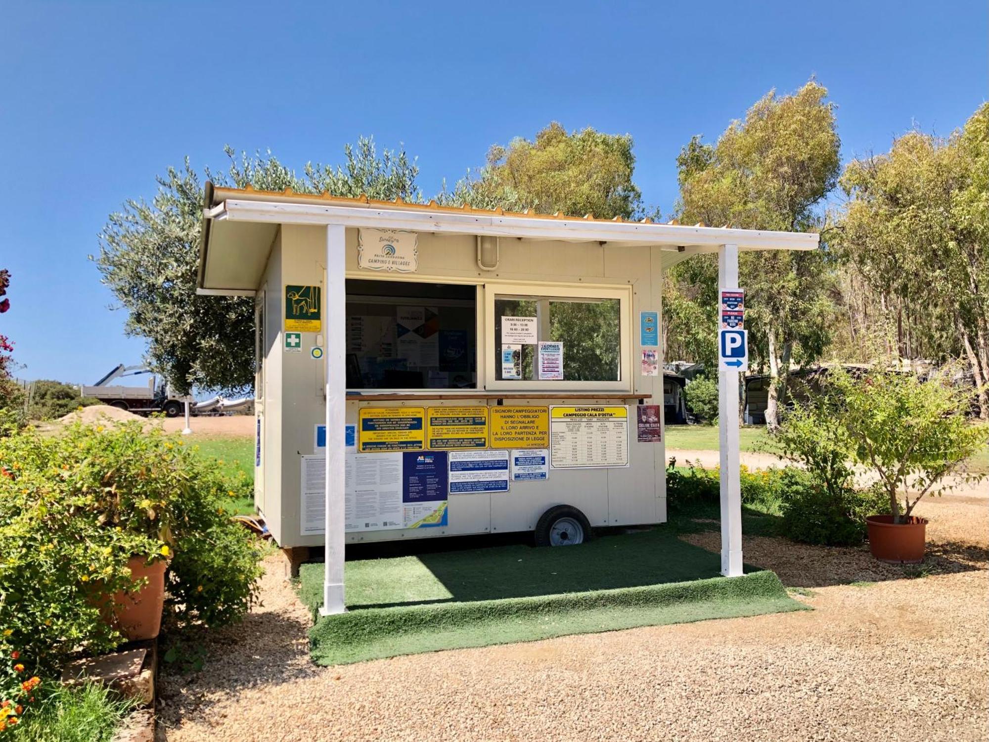Camping Cala D'Ostia Пула Екстер'єр фото