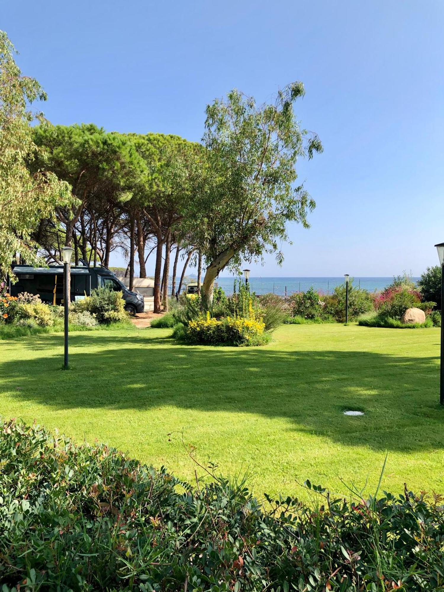 Camping Cala D'Ostia Пула Екстер'єр фото